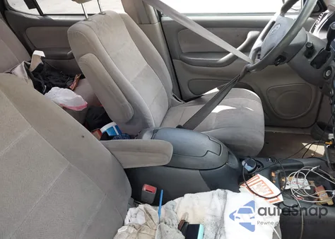 2003 Toyota Sequoia Sr5 V8 from USA, damaged, VIN 5TDZT34A53S157866